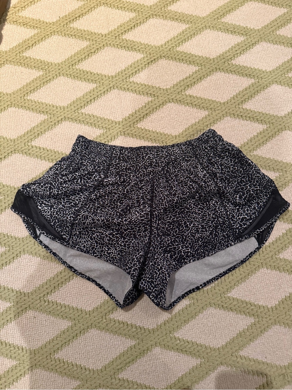 Lululemon Hotty Hot Shorts 2.5”